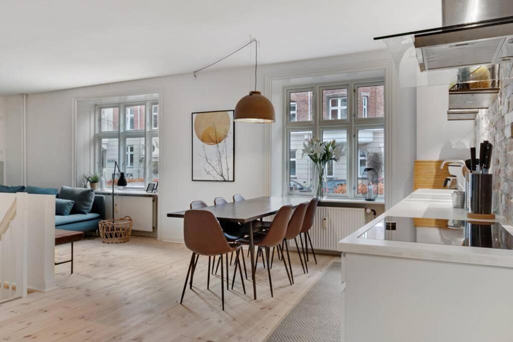 Stylish Two Floor Apartment In Vibrant Norrebro Copenhagen Exterior photo